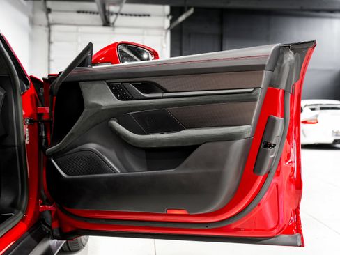 Used 2023 Porsche Taycan GTS image 24