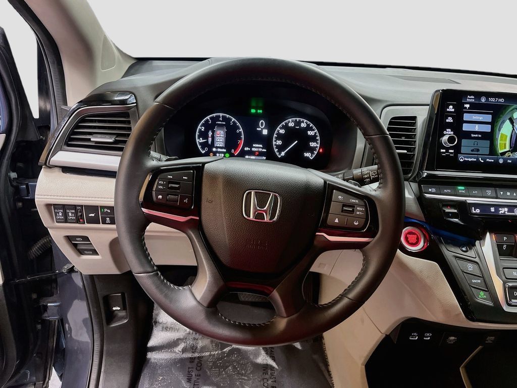 Used 2025 Honda Odyssey Touring image 11