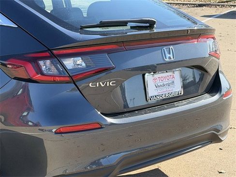 Used 2023 Honda Civic EX-L image 6