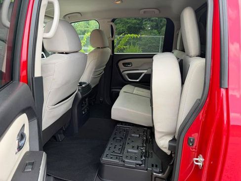 Used 2020 Nissan Titan SV w/ SV Convenience Package AWD/4WD image 28