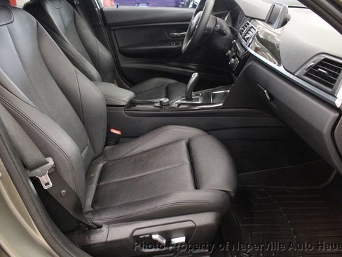 Used 2018 BMW 320i xDrive Sedan AWD/4WD image 32