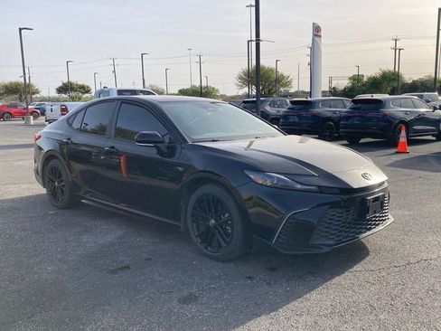 Certified 2025 Toyota Camry SE image 3