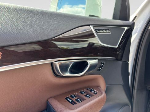 Used 2019 Volvo XC90 T6 Momentum AWD/4WD image 33
