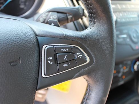 Used 2015 Ford Focus SE w/ SE Sport Package FWD image 20