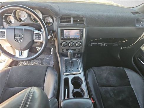 Used 2014 Dodge Challenger R/T image 16