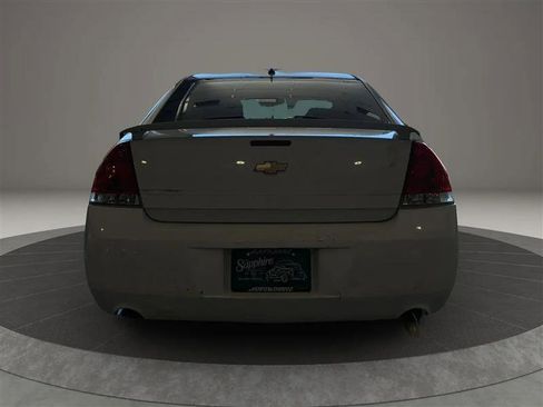 Used 2016 Chevrolet Impala LT w/ LT Sunroof Package FWD image 4