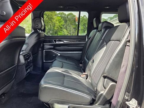 Used 2022 Jeep Wagoneer Series II RWD image 10