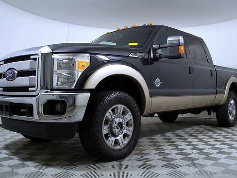 Used 2012 Ford F350 Lariat w/ Chrome Pkg image 2