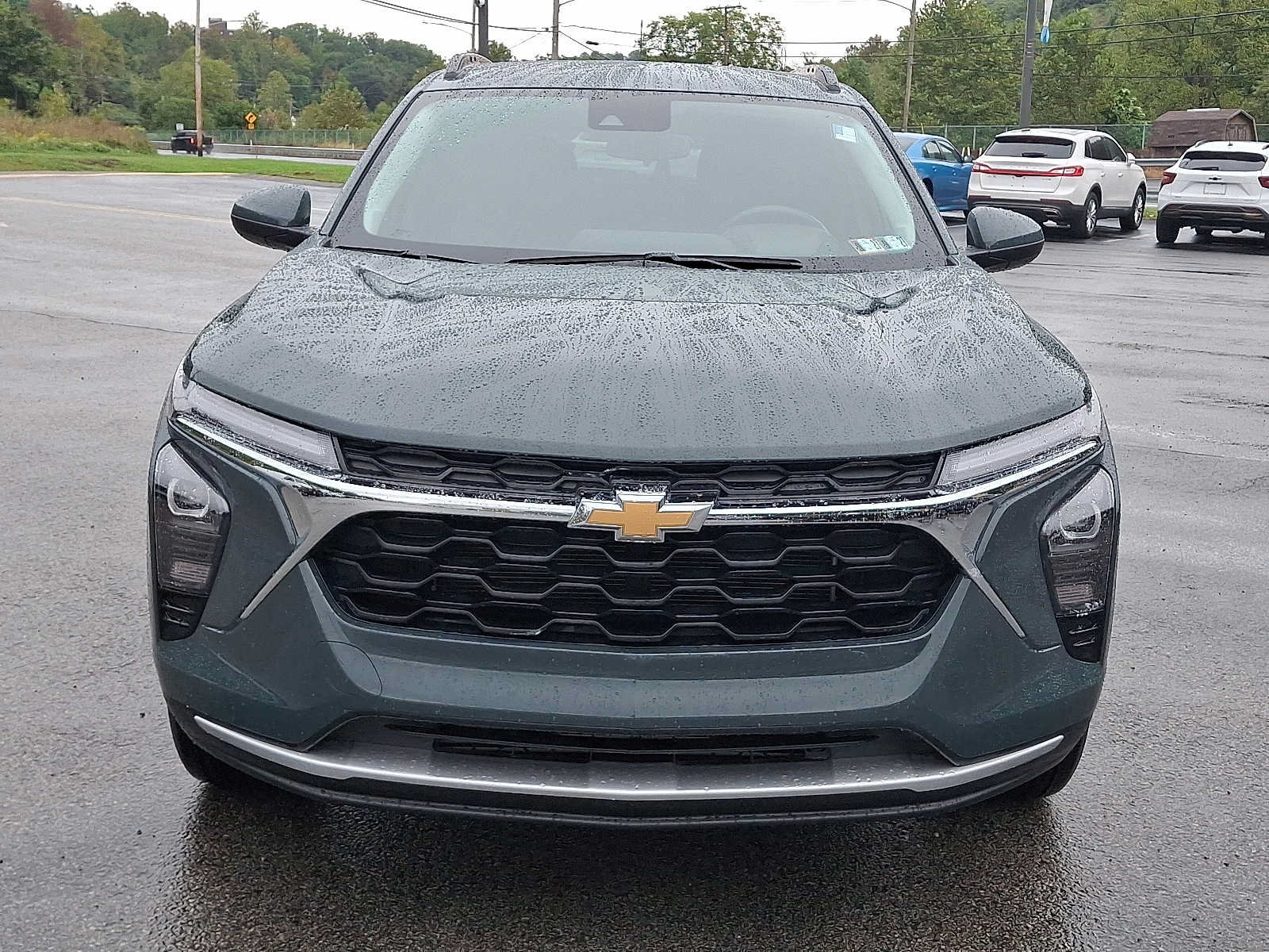 Used 2025 Chevrolet Trax LT w/ Driver Confidence Package FWD image 2