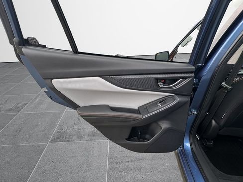 Used 2019 Subaru Crosstrek 2.0i Limited w/ Moonroof Package w/Navigation image 16