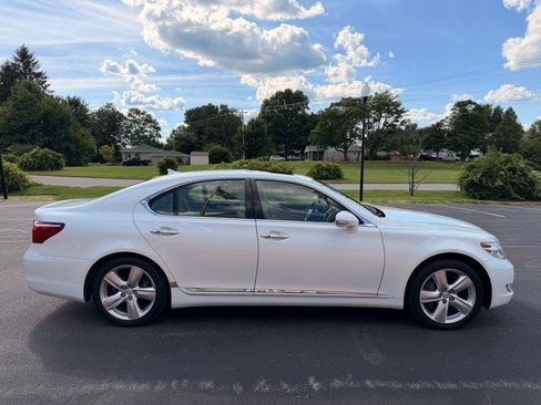 Used 2010 Lexus LS 460 RWD image 5
