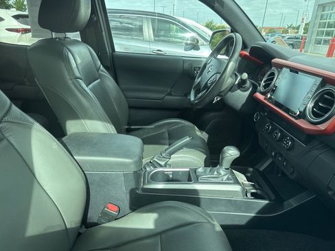Used 2020 Toyota Tacoma TRD Sport RWD image 6