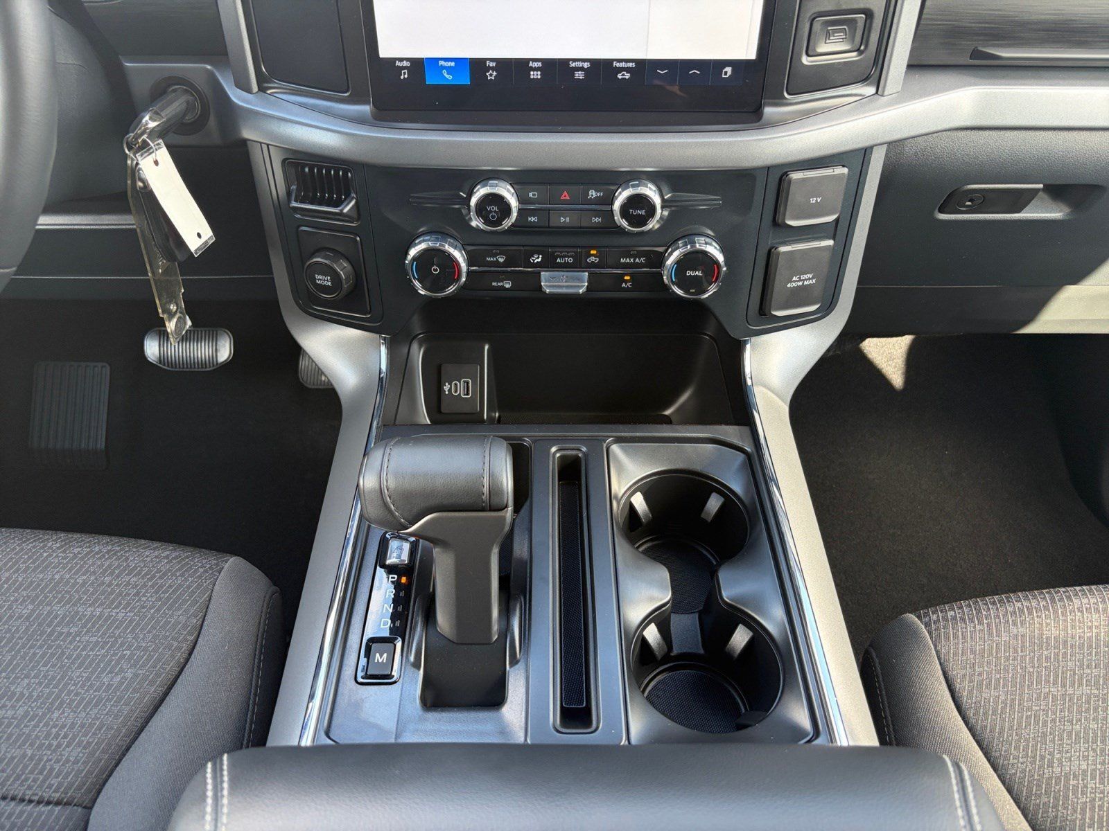 Used 2026 Ford F150 XLT w/ XLT Black Appearance Package RWD image 18