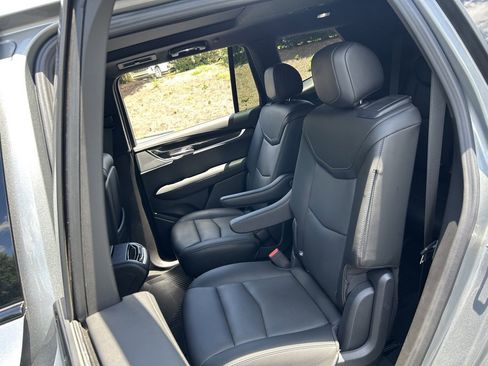 Used 2024 Cadillac XT6 Sport w/ Technology Package image 42