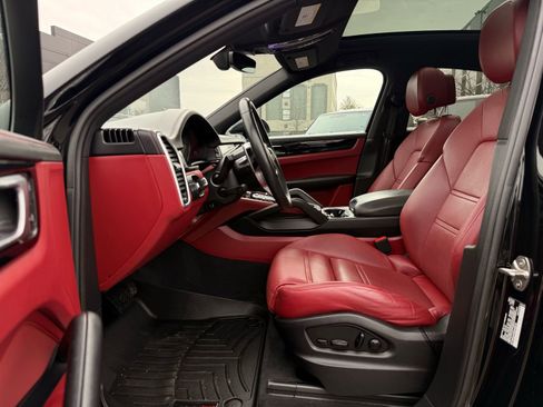 Used 2022 Porsche Cayenne Coupe image 50