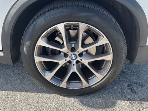 Used 2021 BMW X5 sDrive40i w/ Premium Package image 11