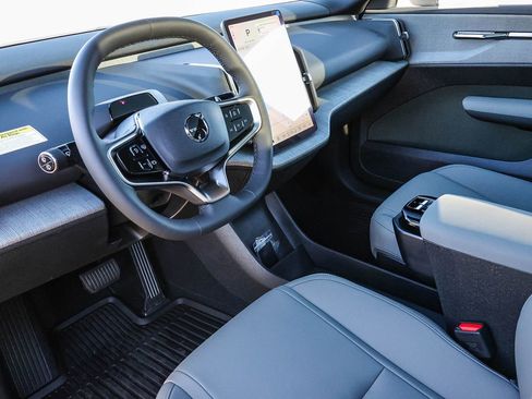 New 2025 Volvo EX30 Plus w/ Protection Package Premier image 20