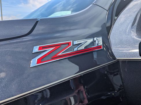 Used 2022 Chevrolet Suburban Z71 image 32