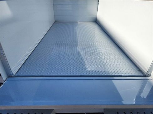 New 2024 RAM 2500 Tradesman w/ Convenience Group image 24