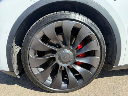 Used 2022 Tesla Model Y Performance AWD/4WD image 36