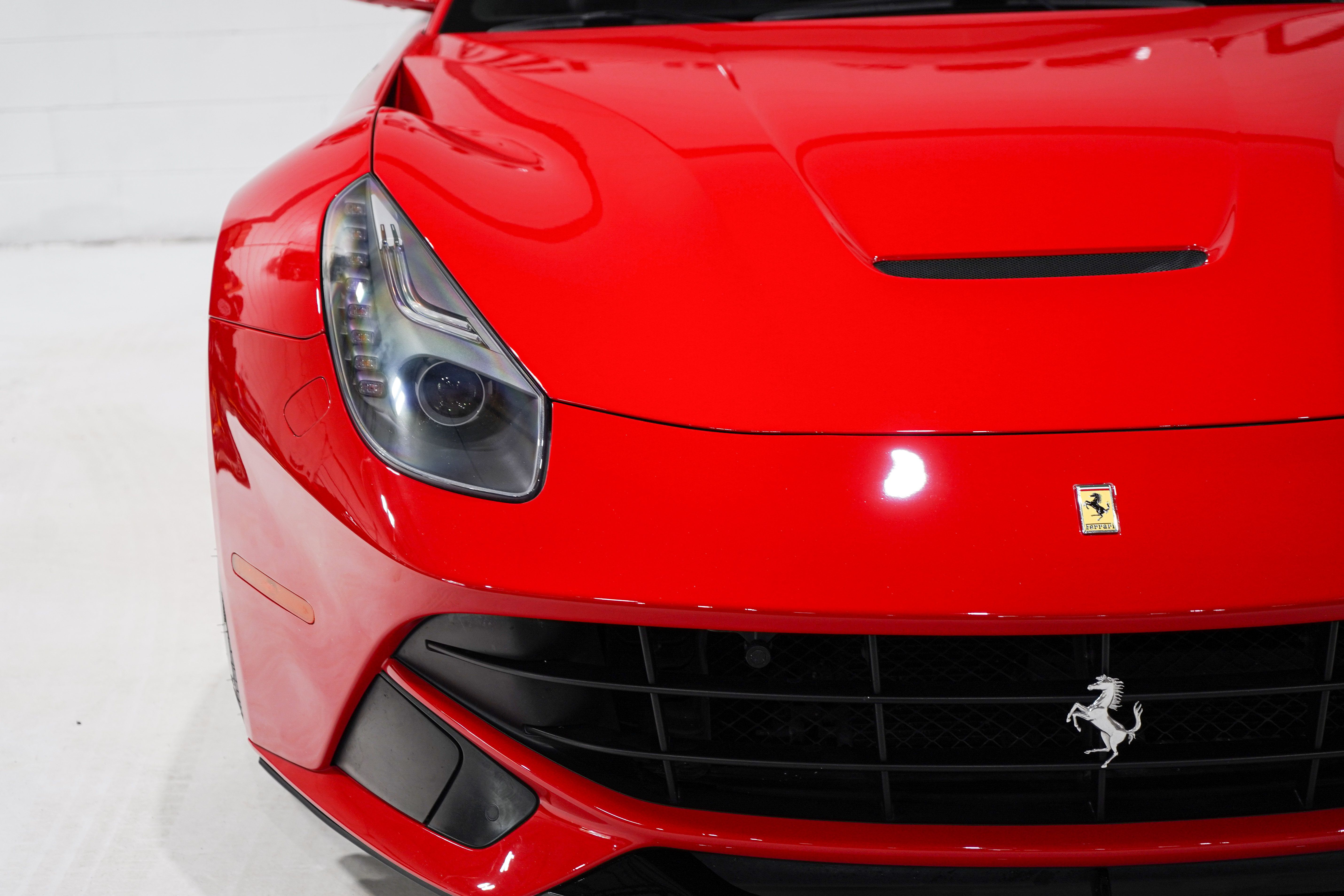 Used 2015 Ferrari F12 Berlinetta RWD image 29