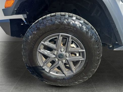 Used 2024 Jeep Wrangler Sport S image 9