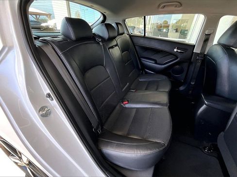 Used 2018 Kia Forte EX image 25