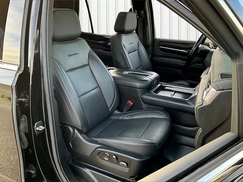 Used 2021 GMC Yukon Denali image 28