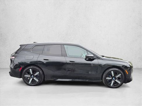 Used 2023 BMW iX xDrive50 w/ Premium Package AWD/4WD image 4