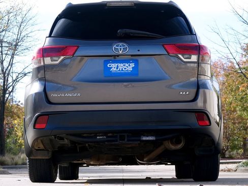 Used 2018 Toyota Highlander XLE image 17