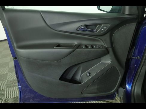 Used 2023 Chevrolet Equinox LT image 19