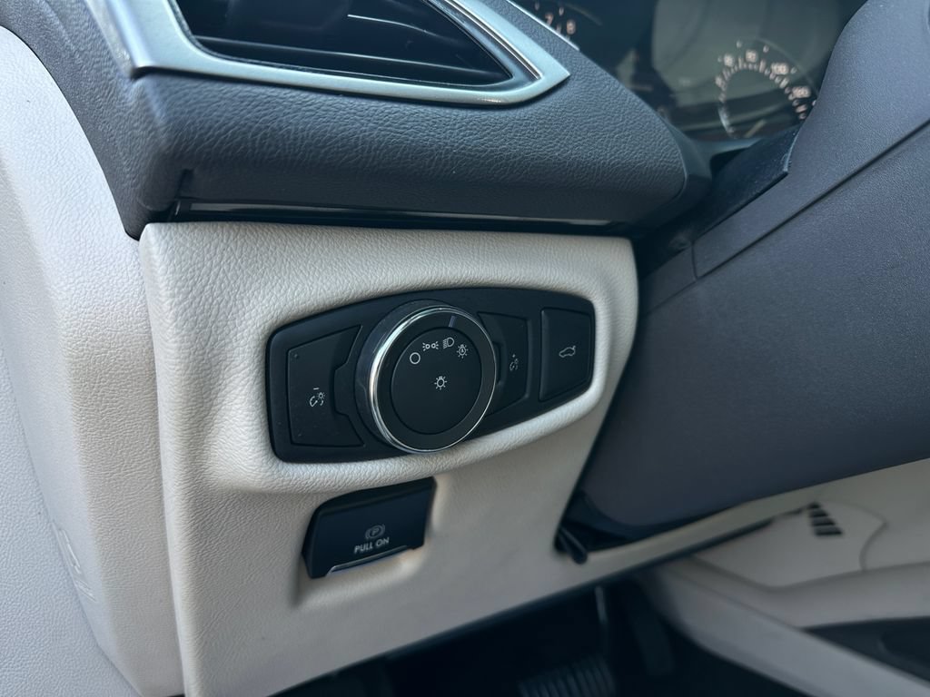 Used 2017 Lincoln MKZ Select FWD image 23
