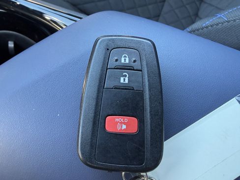 Used 2022 Toyota C-HR XLE image 30