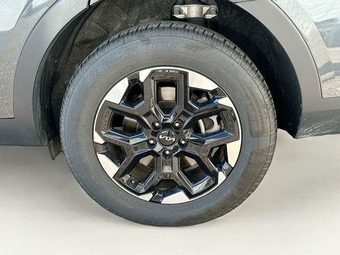 Used 2024 Kia Sorento S image 11