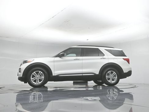 Certified 2023 Ford Explorer XLT w/ Equipment Group 202A RWD image 56