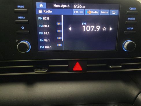 Used 2024 Hyundai Elantra SE FWD image 25