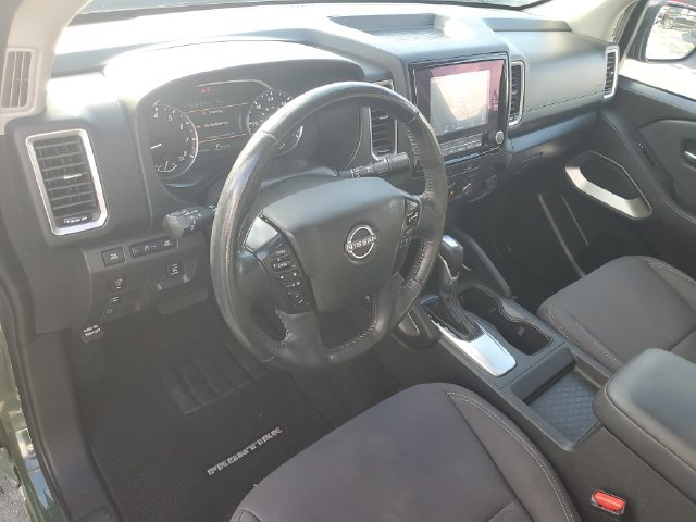 Used 2022 Nissan Frontier SV w/ Technology Package RWD image 19