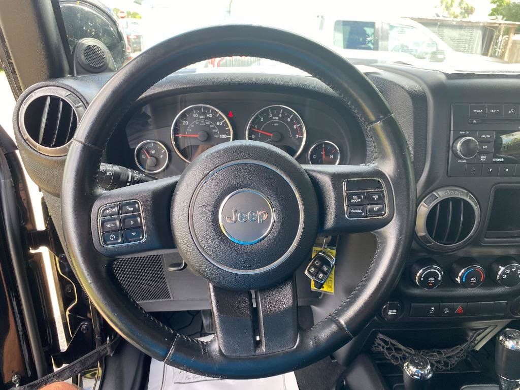 Used 2011 Jeep Wrangler Unlimited Sport w/ Connectivity Group AWD/4WD image 27