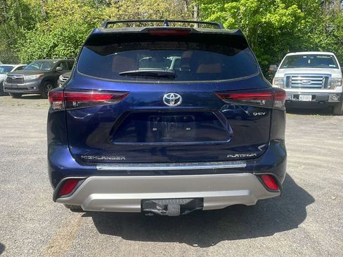 Certified 2025 Toyota Highlander Platinum AWD/4WD image 7