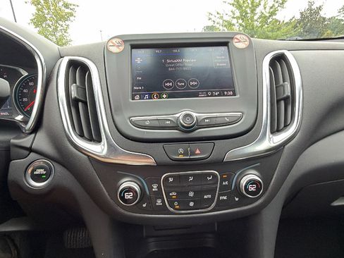 Used 2024 Chevrolet Equinox LT AWD/4WD image 32