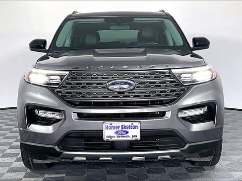 Used 2022 Ford Explorer XLT w/ Equipment Group 202A AWD/4WD image 3