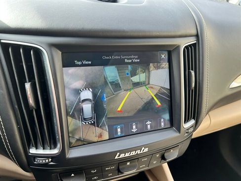 Used 2017 Maserati Levante w/ Luxury Package image 38