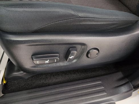 Used 2024 Toyota 4Runner TRD Off-Road image 9