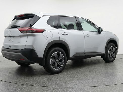 Used 2025 Nissan Rogue SV AWD/4WD image 9