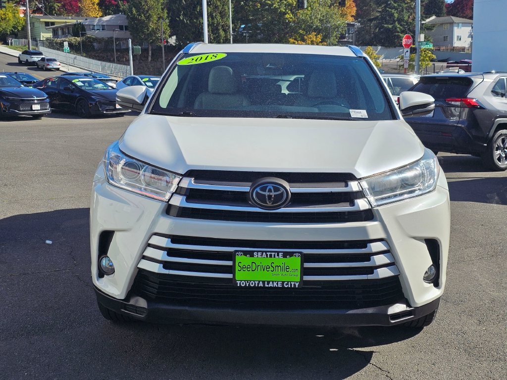 Used 2018 Toyota Highlander XLE AWD/4WD image 2
