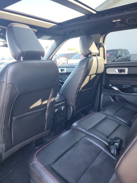 Used 2023 Ford Explorer ST-Line w/ Class IV Trailer Tow Package AWD/4WD image 16