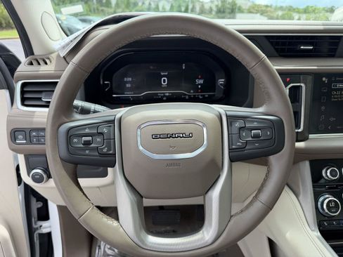 Used 2024 GMC Yukon XL Denali RWD image 20