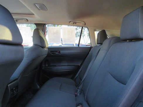 Used 2022 Toyota Corolla Cross LE w/ Moonroof Package image 18