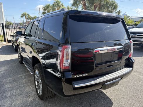 Used 2016 GMC Yukon Denali AWD/4WD image 5