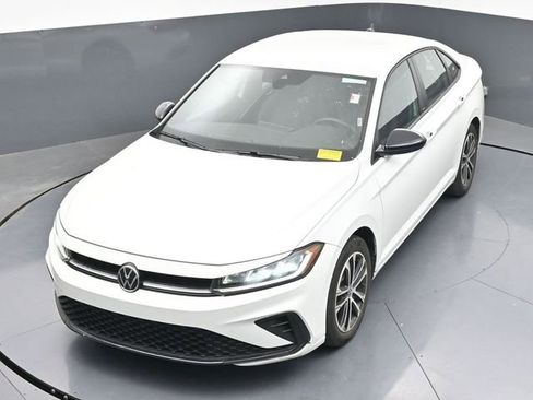 Used 2025 Volkswagen Jetta Sport FWD image 33